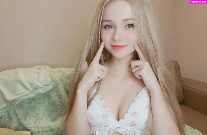 Rachel Blossom OnlyFans Thumbnail #H3IuGJe40y