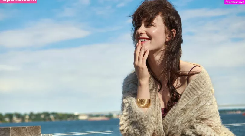 Rachel Brosnahan OnlyFans Thumbnail #grixjgzG4d
