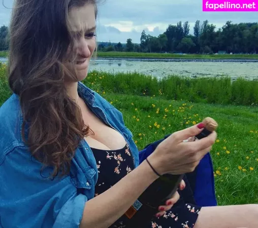 Rachel H OnlyFans Thumbnail #wZVjptpRMO