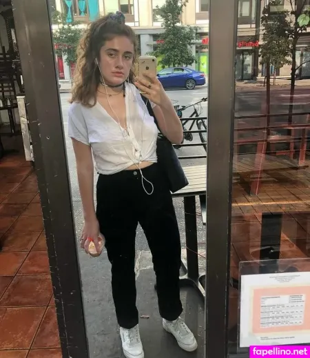 Rachel Sennott OnlyFans Thumbnail #ErsbsPUdXU