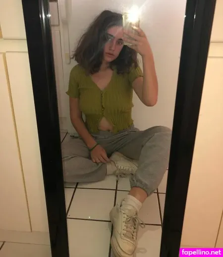 Rachel Sennott OnlyFans Thumbnail #KmgkeNJ4aa