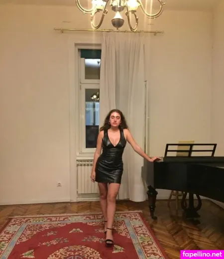 Rachel Sennott OnlyFans Thumbnail #MSIp1vJWHr