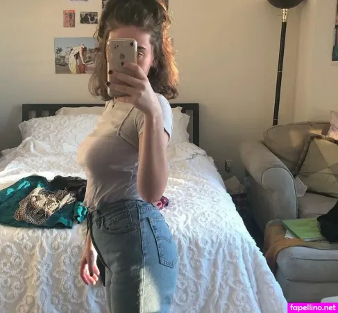 Rachel Sennott OnlyFans Thumbnail #Yccbg1yNp0