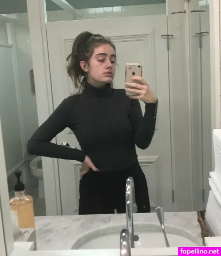 Rachel Sennott OnlyFans Thumbnail #hThDTdukwb