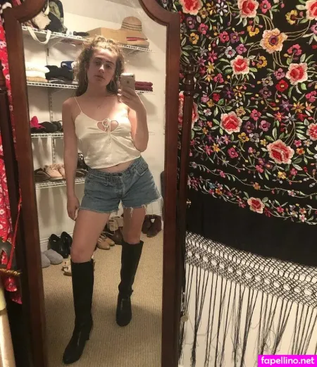 Rachel Sennott OnlyFans Thumbnail #k7MlrUqxmM