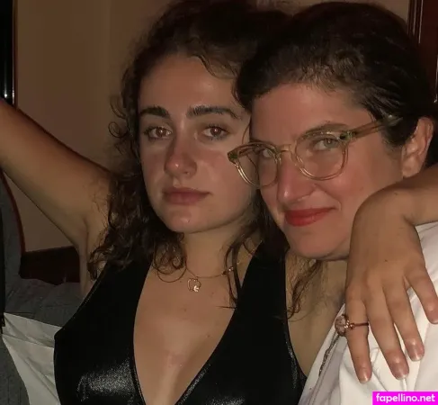 Rachel Sennott OnlyFans Thumbnail #p8ue4eHXNw