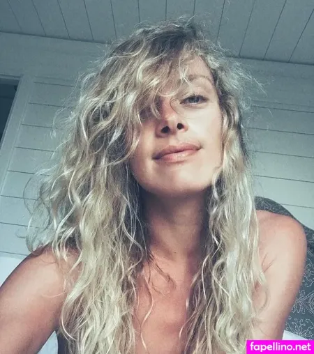Rachel Skarsten OnlyFans Thumbnail #GUBh9JRtJy