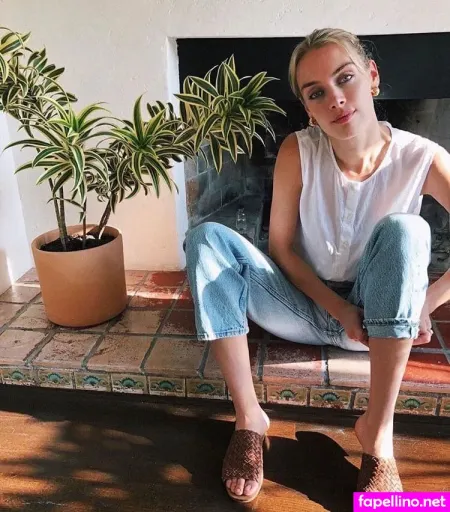Rachel Skarsten OnlyFans Thumbnail #k7AoTNTPUg