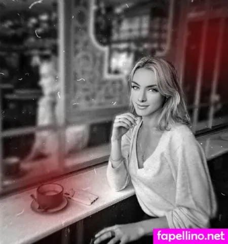 Rachel Skarsten OnlyFans Thumbnail #kKtB0iETRT