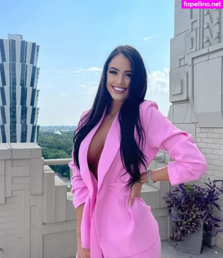 Rachel Stuhlmann OnlyFans Thumbnail #OYLsZx2noN