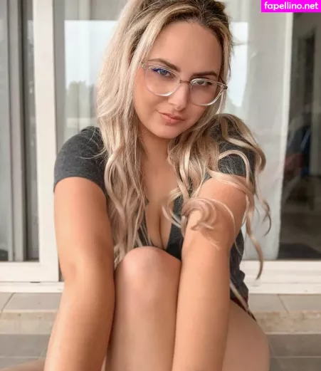 Rachelelizabeth OnlyFans Thumbnail #iax3t3wTRx