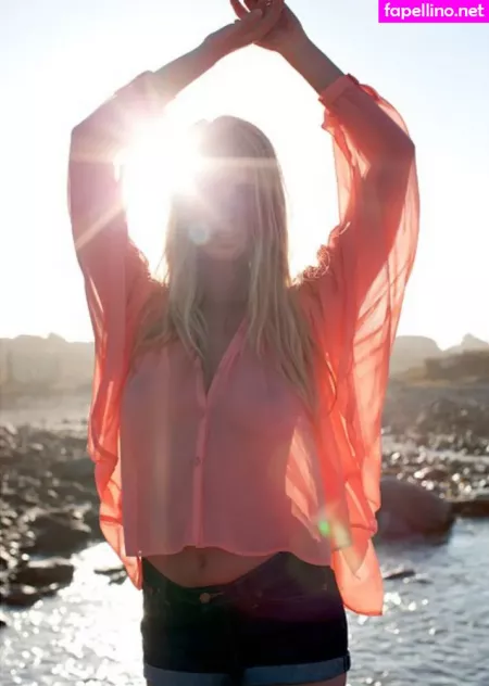 Rachelkay OnlyFans Thumbnail #EmbLnXRglr