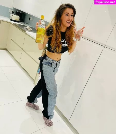 Rachell Briggs OnlyFans Thumbnail #jSXJAdCcfR