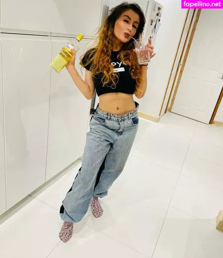 Rachell Briggs OnlyFans Thumbnail #mQKRsAq7rk