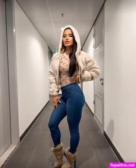 Rachelle OnlyFans Thumbnail #SXDb9yewb6