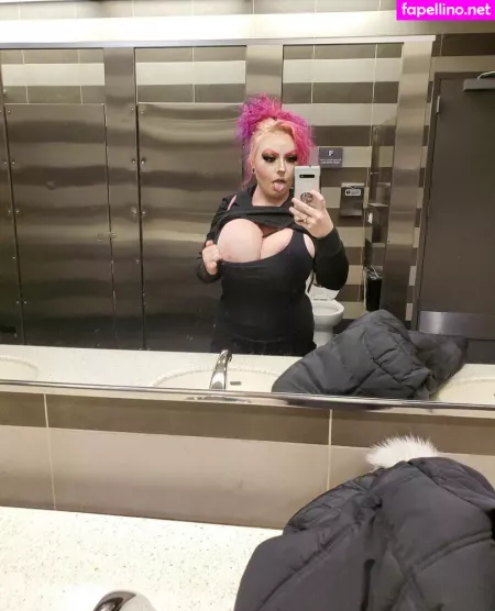 Raelynnriley OnlyFans Thumbnail #7OvoNFzPlX