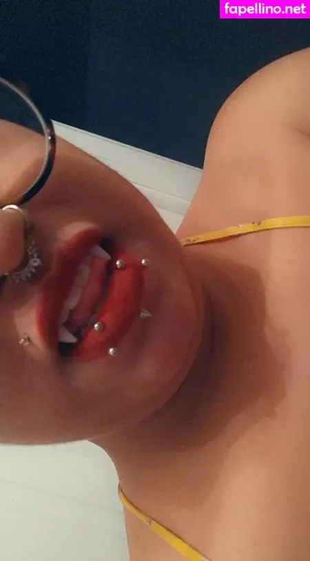 Raeraejiggles OnlyFans Thumbnail #7WJ7nIxPJt