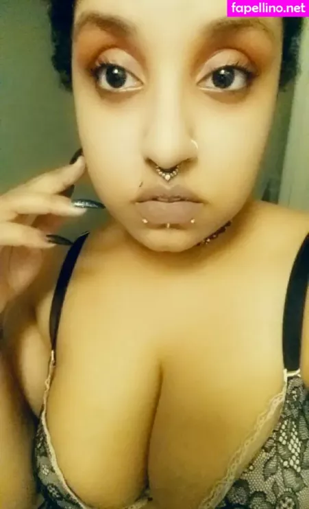 Raeraejiggles OnlyFans Thumbnail #OOe3HZopSN