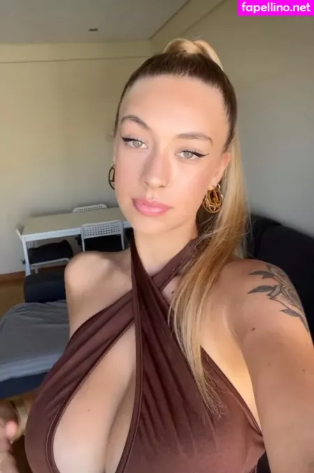 Rafaela Moutinho OnlyFans Thumbnail #ommAmjW3eJ