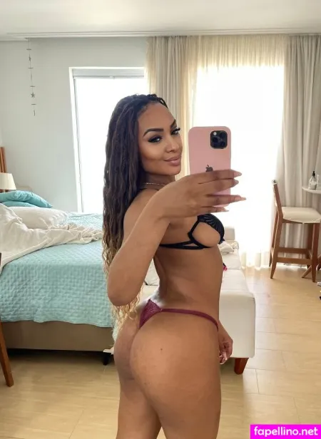 Rafaela Santos OnlyFans Thumbnail #OlYrQ28L1P