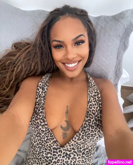 Rafaela Santos OnlyFans Thumbnail #bvW7jsRg0i
