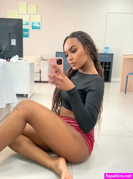 Rafaela Santos OnlyFans Thumbnail #wSapc1gRYP