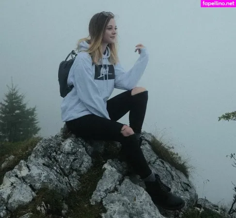 Rainbowf0x OnlyFans Thumbnail #rzu1Qw7mPU