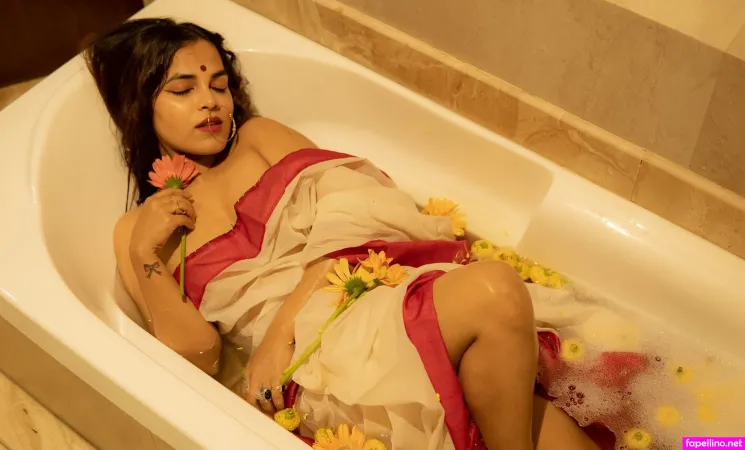 Rainbowgal Chahat Main Profile Photo