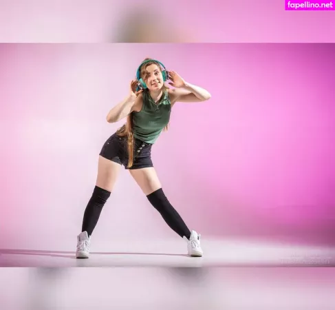 Raineemery OnlyFans Thumbnail #Gz9D4JaHQA