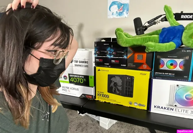 Rainhoe OnlyFans Thumbnail #Rzd5pd6fYx