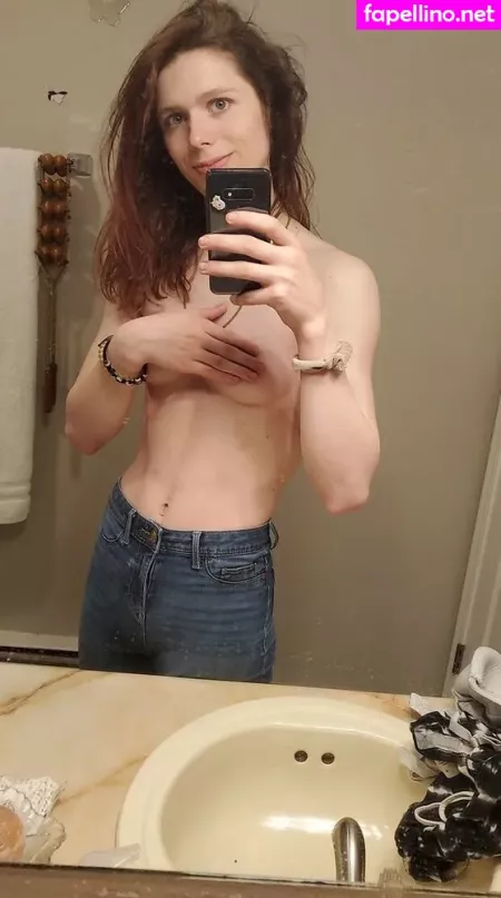 Rainiebun OnlyFans Thumbnail #013LU8xhoS