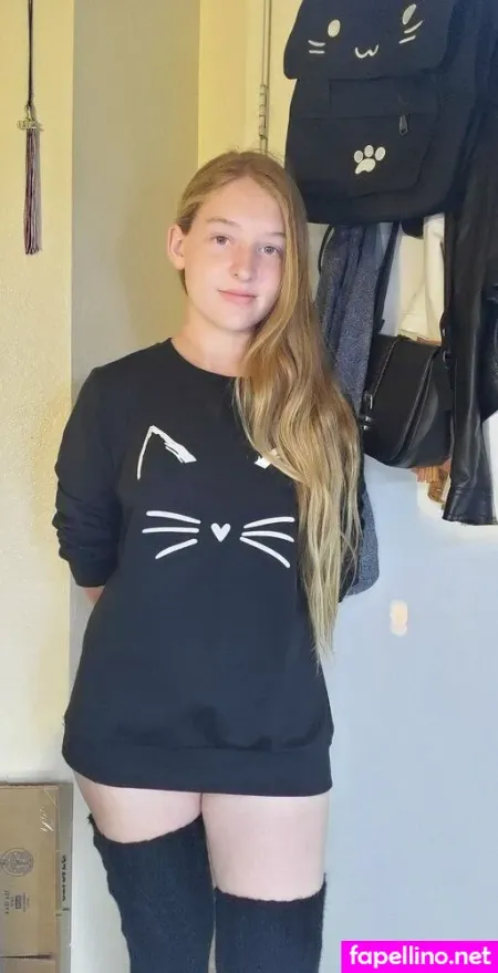 Rainthelittlekitten OnlyFans Thumbnail #u4iBTKXyNA
