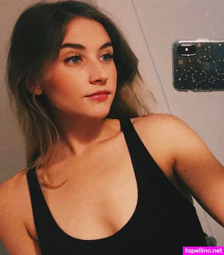 Randomwhitegirl666 1 Main Profile Photo