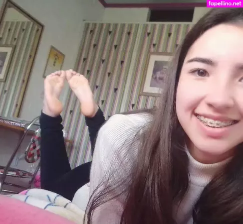 Rapha Feet OnlyFans Thumbnail #iFx0i4fxMv