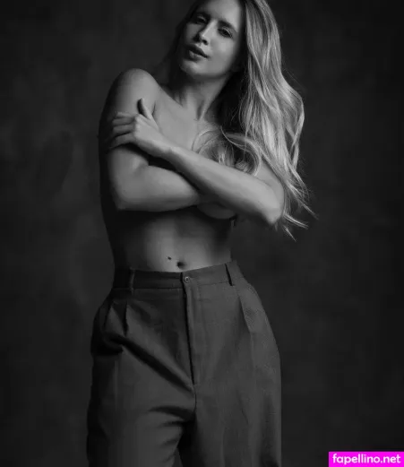 Raphaela Palumbo OnlyFans Thumbnail #MB1dg4y65D