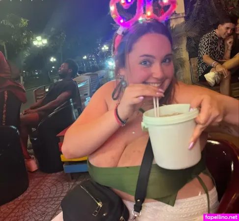 Raphaela S OnlyFans Thumbnail #ZQNNG6ydNb