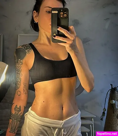 Raphaella Avena Avenaa OnlyFans Thumbnail #PAvB6nWc19