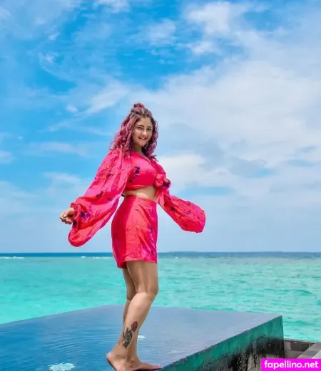 Rashami Desai OnlyFans Thumbnail #KDSc4yXOfn