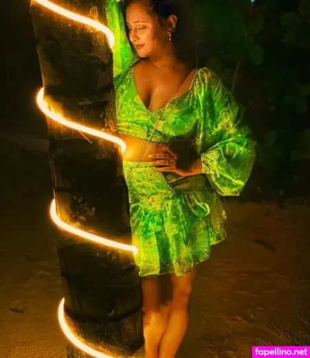 Rashami Desai OnlyFans Thumbnail #Q8O9SVYOnP