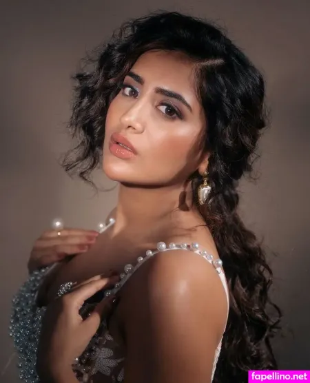 Rashisingh OnlyFans Thumbnail #xkEjjTZsZ5