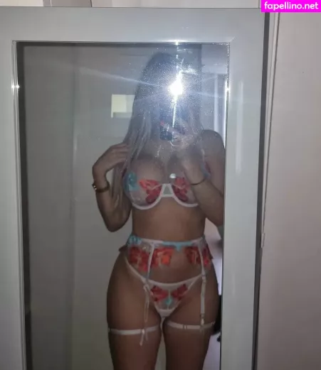 Raspberry Hood OnlyFans Thumbnail #ZWwwnMDYrf