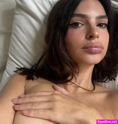 Ratajkowski OnlyFans Thumbnail #hZNsmFvrTg