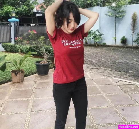 Ratu Desmi Azalia OnlyFans Thumbnail #VY5cLcVsqN
