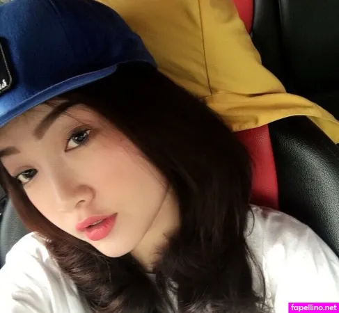 Ratu Desmi Azalia OnlyFans Thumbnail #l4FYTBN6M8