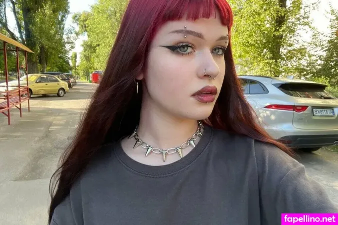 Rave Girll Main Profile Photo