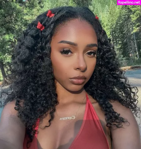 Rave Vanias OnlyFans Thumbnail #uTneKWdG1Q