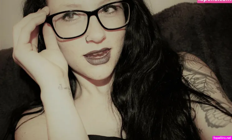 Ravenreigns OnlyFans Thumbnail #NtAMrGGGxh