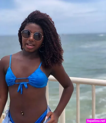 Rayane Santos OnlyFans Thumbnail #4uIixZyV28