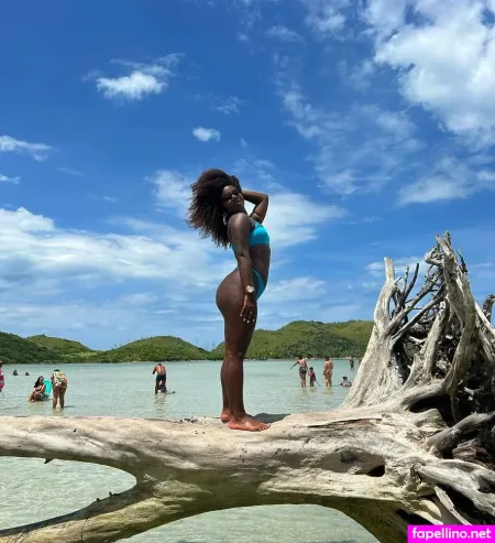 Rayane Santos OnlyFans Thumbnail #E2Az5vWokx