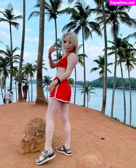 Raychel Kiss OnlyFans Thumbnail #IKEY42XnG5